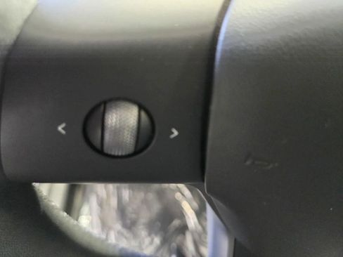 Used 2024 Tesla Model Y 2WD image 15