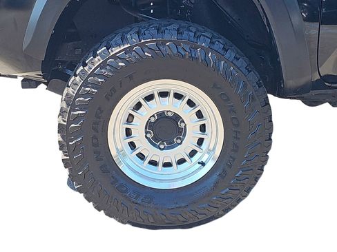Used 2023 Toyota Tacoma TRD Off-Road w/ TRD Premium Off Road Package AWD/4WD image 28