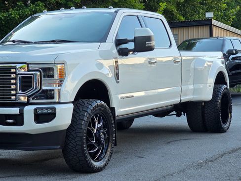 Used 2022 Ford F350 Limited AWD/4WD image 3
