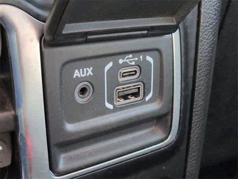 Used 2022 Jeep Wrangler Unlimited Sahara w/ Cold Weather Group image 31