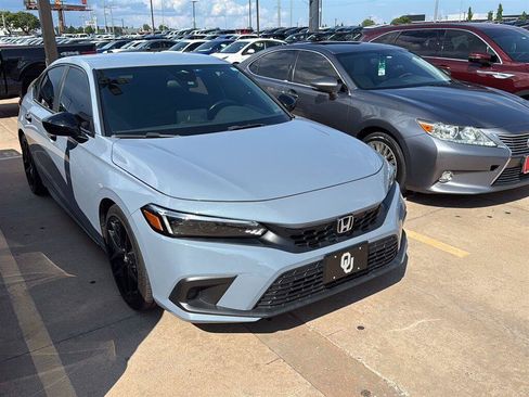 Used 2024 Honda Civic Sport image 1
