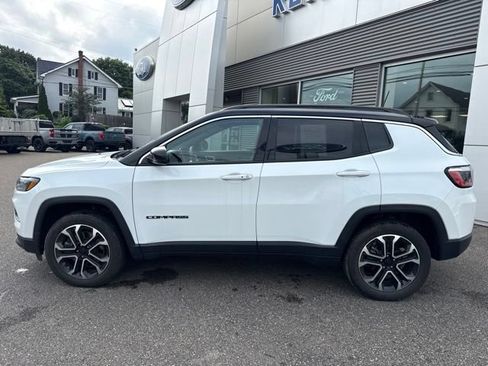 Used 2023 Jeep Compass Limited w/ Sun and Sound Group AWD/4WD image 9