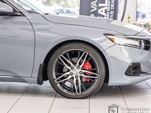 Used 2021 Honda Accord Touring image 11