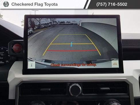 Used 2024 Toyota Tacoma TRD Off-Road image 31