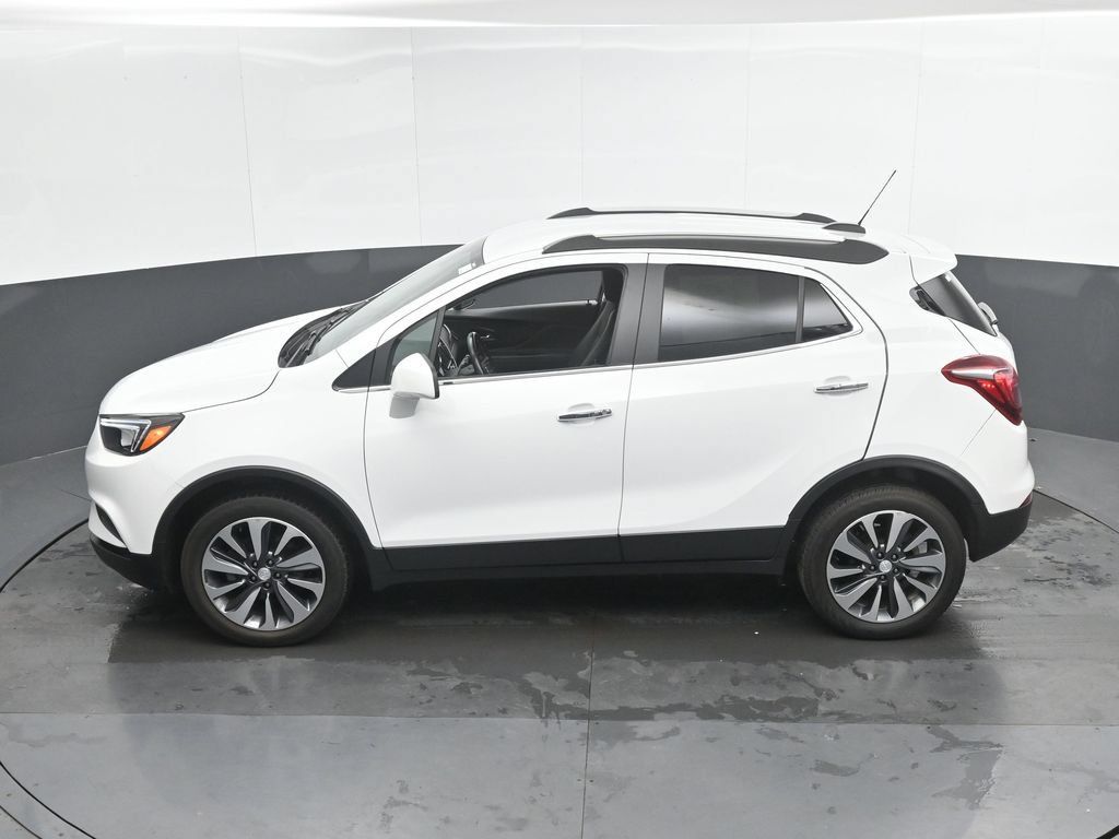 Used 2022 Buick Encore Preferred w/ Safety Package AWD/4WD image 38