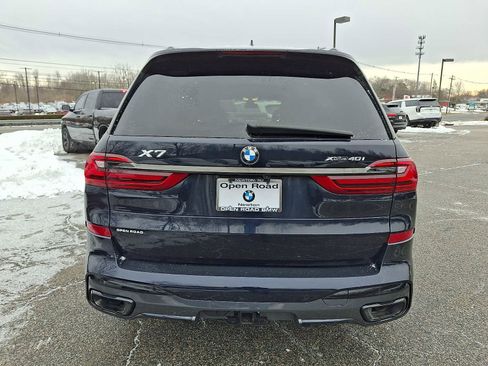 Used 2022 BMW X7 xDrive40i w/ M Sport Package image 3