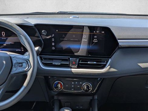 Used 2025 Chevrolet TrailBlazer LT image 16