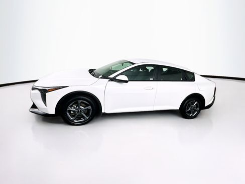 Used 2025 Kia K4 LXS image 4