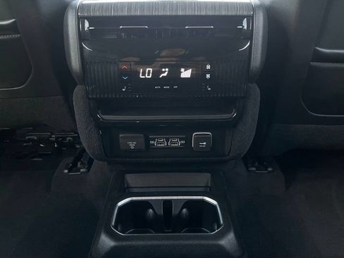 Used 2022 Jeep Wagoneer Series III w/ Premium Group I RWD image 43