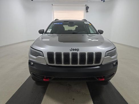 Used 2019 Jeep Cherokee Trailhawk w/ Cold Weather Group AWD/4WD image 2