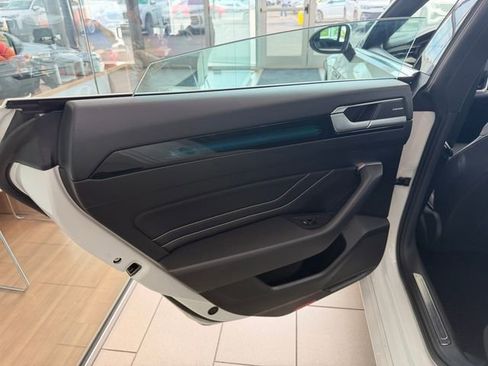 Certified 2023 Volkswagen Arteon SEL Premium AWD/4WD image 11
