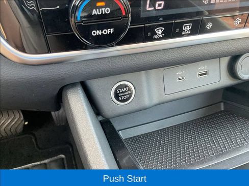 Used 2023 Nissan Rogue SV AWD/4WD image 19