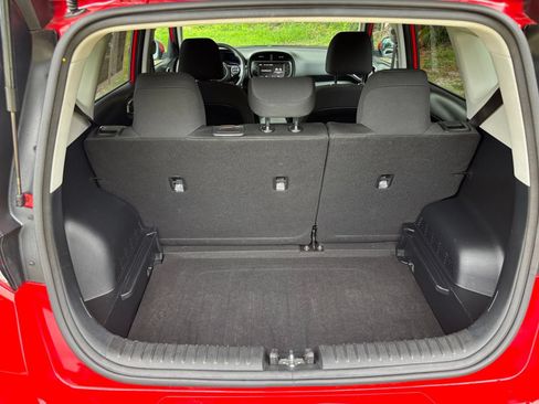 Used 2025 Kia Soul LX w/ LX Technology Package FWD image 30