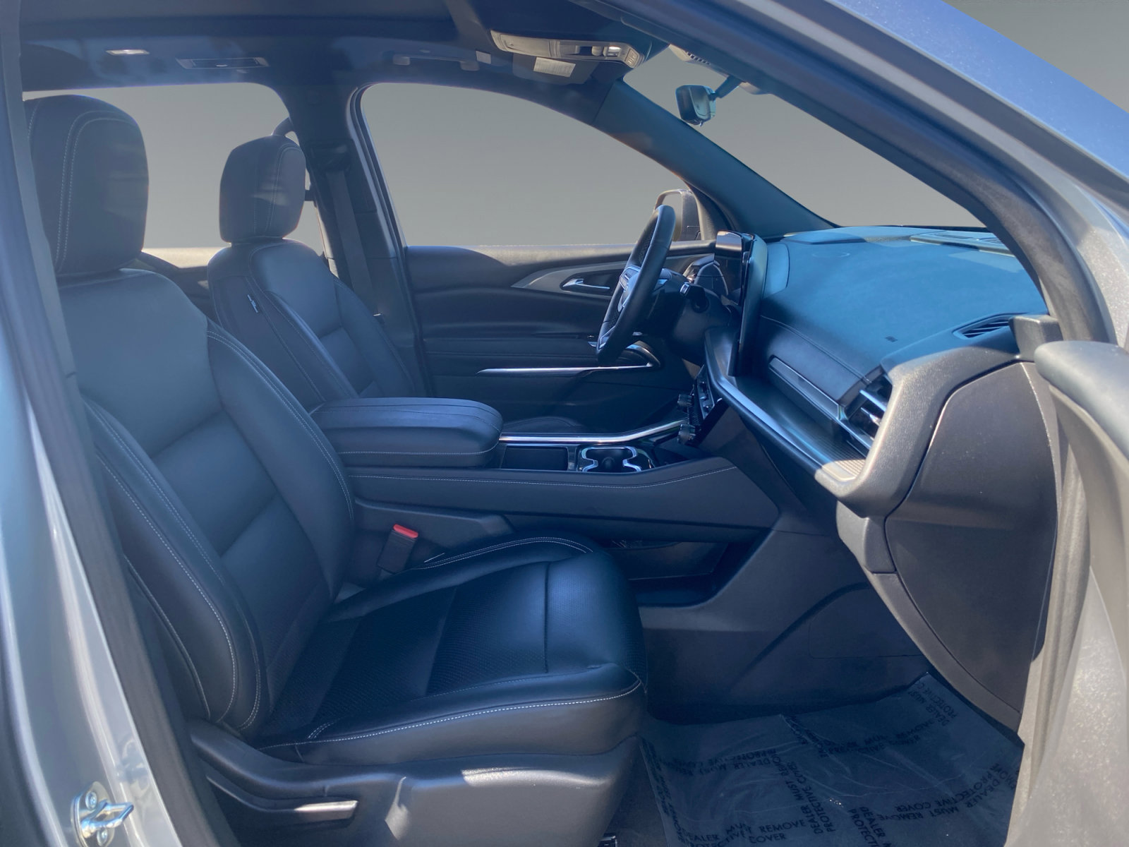 Used 2026 Chevrolet Traverse LT w/ Sun and Wheel Package FWD image 15
