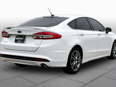 Used 2017 Ford Fusion SE w/ Equipment Group 201A FWD image 13