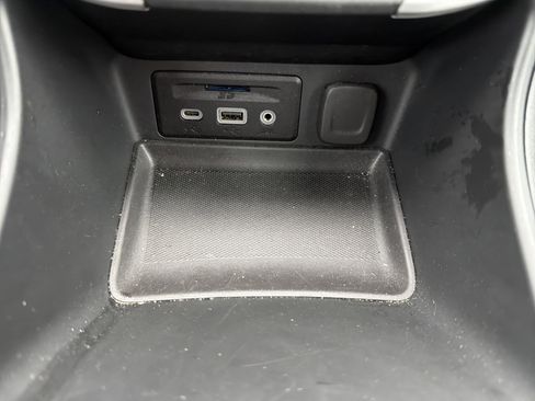 Used 2024 GMC Terrain SLT image 22