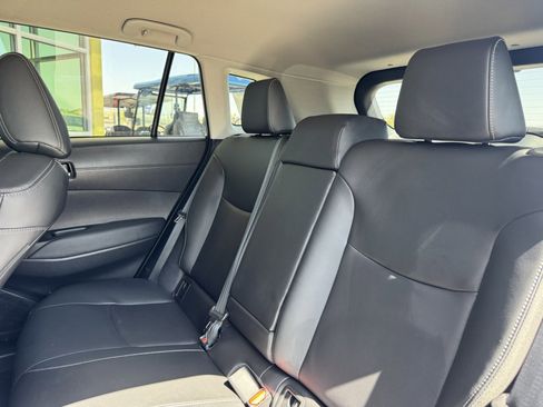 Used 2023 Toyota Corolla Cross XLE image 33