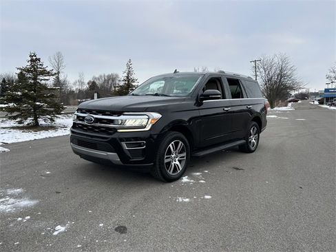 Used 2024 Ford Expedition Limited image 2