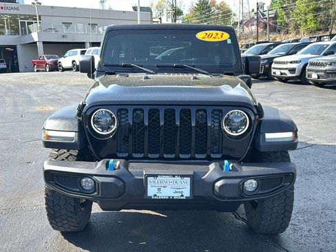 Certified 2023 Jeep Wrangler Unlimited w/ Sun & Screen Package AWD/4WD image 13