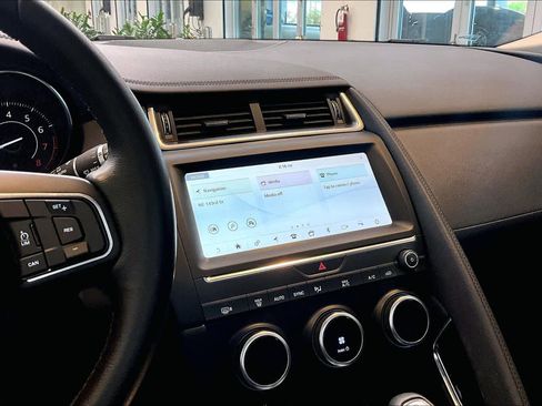 Used 2019 Jaguar E-PACE S image 7