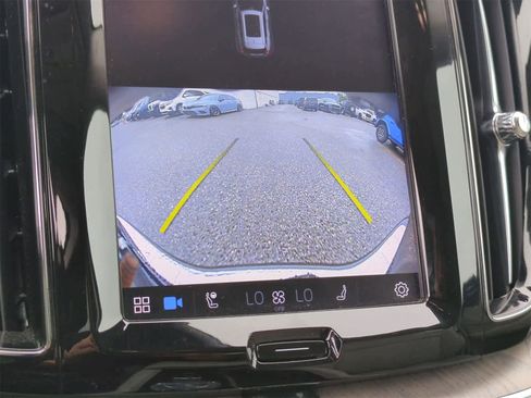 Used 2022 Volvo XC60 B5 Inscription w/ Advanced Package image 26