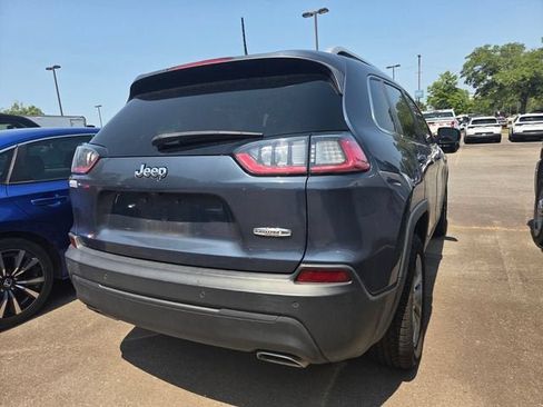 Used 2021 Jeep Cherokee Latitude Lux w/ Sun & Sound Group FWD image 2