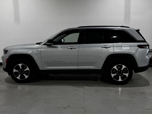 Used 2023 Jeep Grand Cherokee 4WD 4xe image 14