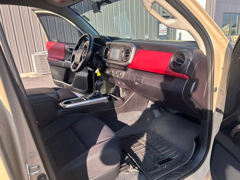 Used 2016 Toyota Tacoma SR5 w/ Towing Package RWD image 28