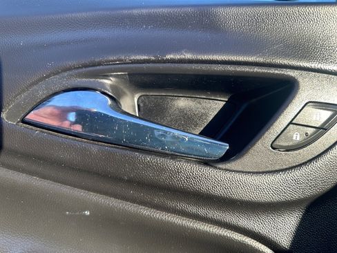 Used 2020 Chevrolet Equinox LT image 39