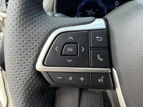 Used 2026 Toyota Sienna Limited FWD image 21