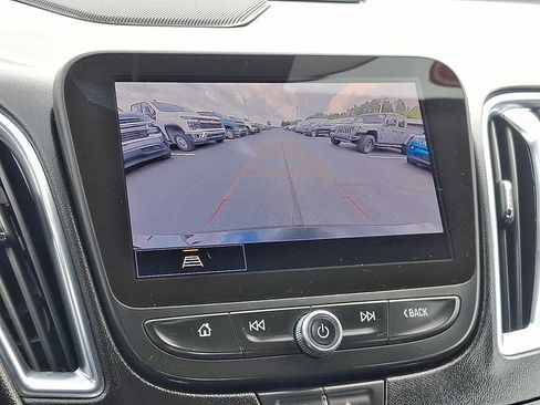 Used 2024 Chevrolet Malibu LT FWD image 17