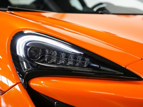 Used 2016 McLaren 570S Coupe RWD image 31