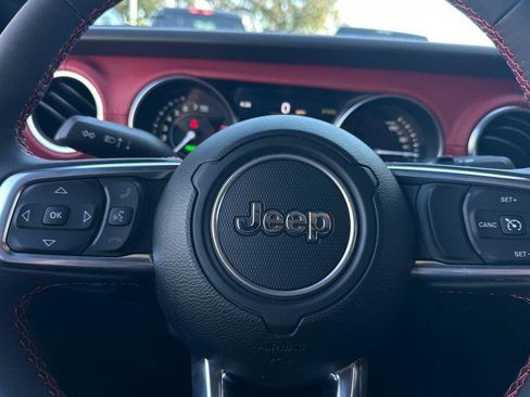 Used 2023 Jeep Wrangler Unlimited Rubicon 4xe AWD/4WD image 24