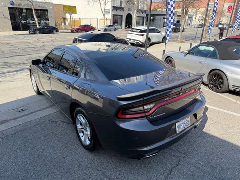 Used 2020 Dodge Charger SXT w/ Leather Interior Group image 15