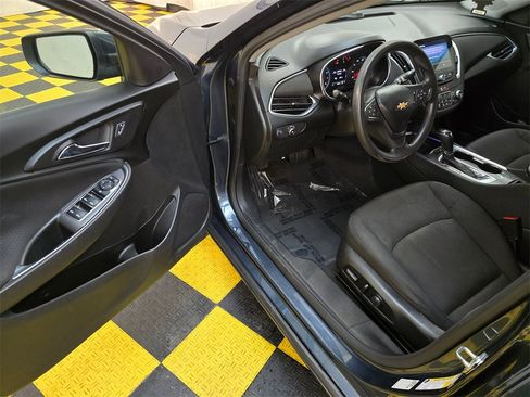 Used 2020 Chevrolet Malibu LT image 19