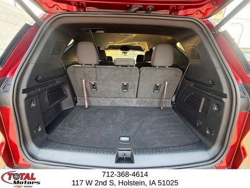 Used 2024 Chevrolet Traverse LT w/ LPO, Floor Liner Package FWD image 14