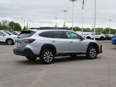 Used 2024 Subaru Outback Premium AWD/4WD image 7