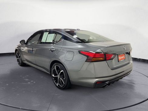 Used 2023 Nissan Altima 2.5 SR FWD image 8