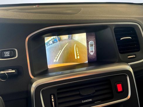 Used 2018 Volvo S60 T5 Inscription image 21