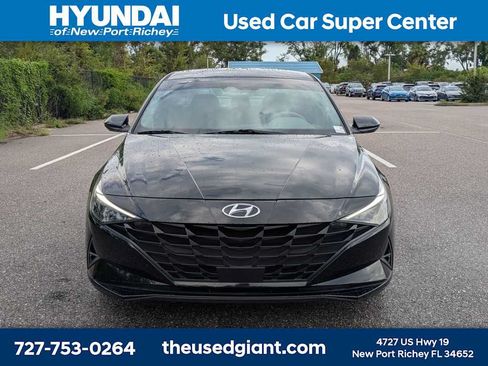 Certified 2023 Hyundai Elantra SEL w/ Convenience Package FWD image 8
