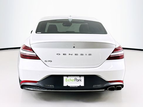 Used 2022 Genesis G70 2.0T image 7