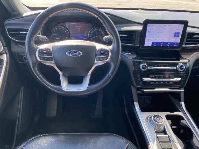 Used 2023 Ford Explorer Limited AWD/4WD image 7