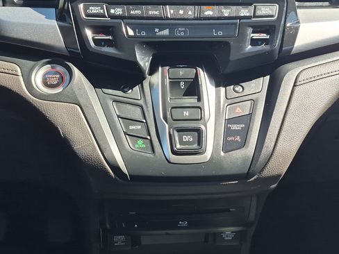 Used 2018 Honda Odyssey EX-L image 25