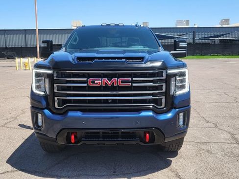 Used 2022 GMC Sierra 2500 AT4 w/ AT4 Premium Plus Package AWD/4WD image 3