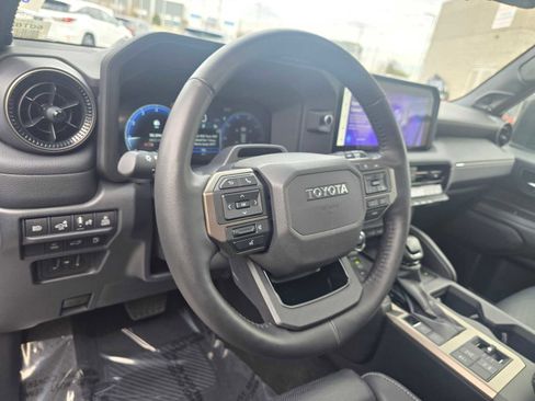 Used 2025 Toyota Land Cruiser image 26