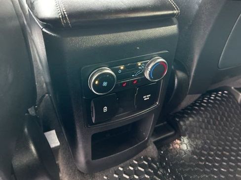 Used 2020 Ford Explorer Limited image 44