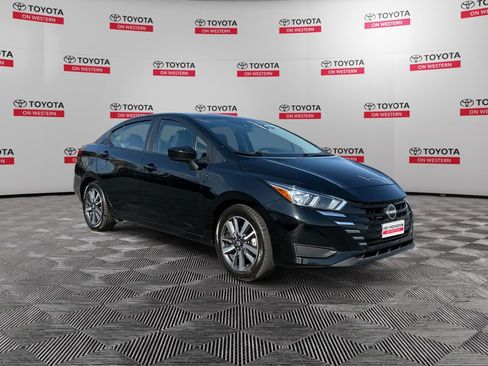 Used 2023 Nissan Versa SV image 1