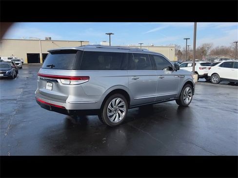 Used 2023 Lincoln Navigator L Reserve image 8