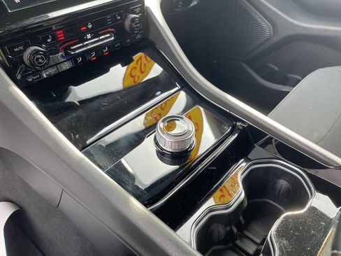 Used 2023 Jeep Grand Cherokee Laredo w/ Luxury Tech Group I image 17