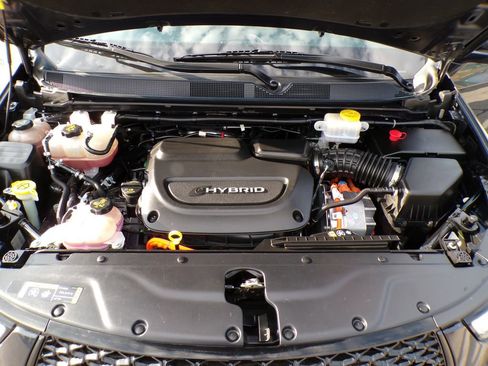 Used 2021 Chrysler Pacifica Limited w/ Uconnect Theater Family Group image 32